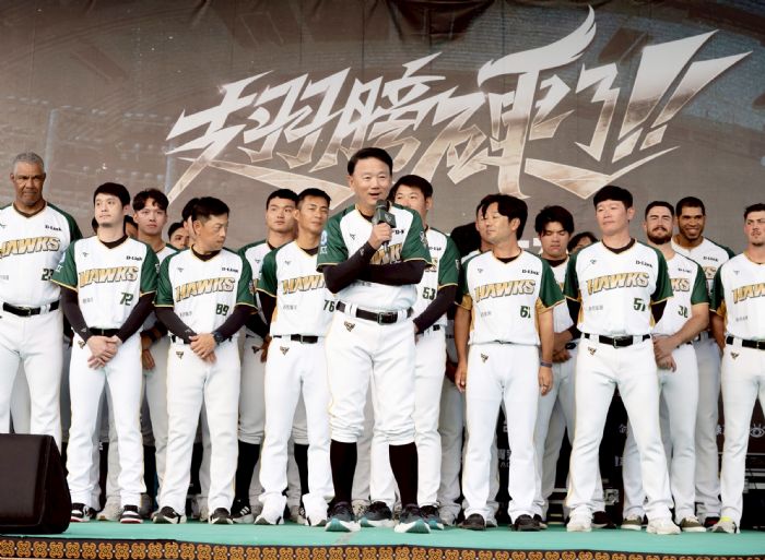 台鋼雄鷹開幕系列賽前夜造勢活動熱力四射！高雄球迷熱情迎接2025賽季