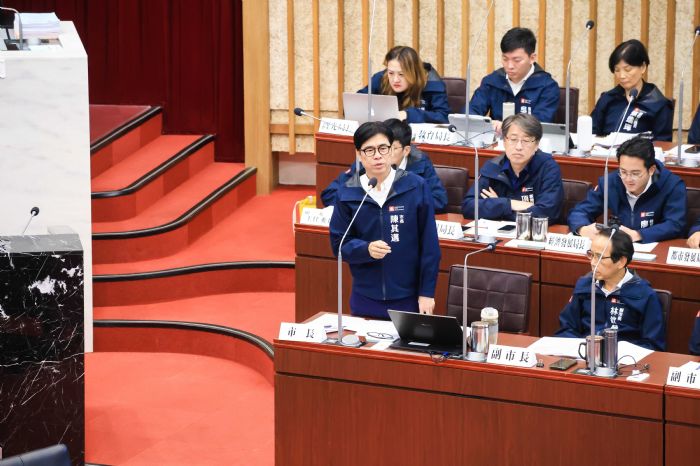 高雄市長陳其邁回應議員關心議題，推動各項重要建設計畫