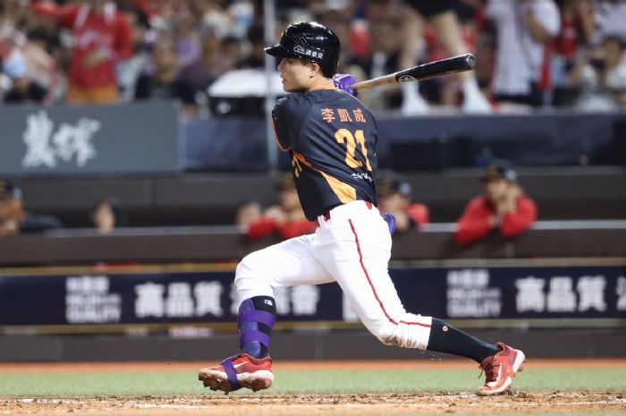 李凱威猛打賞領軍　味全火力全開擊退兄弟奪三連戰首勝