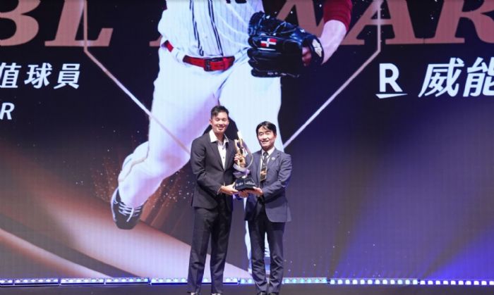 職棒36年突破300萬觀眾里程碑　威能帝榮膺年度MVP、林詩翔奪最佳新人