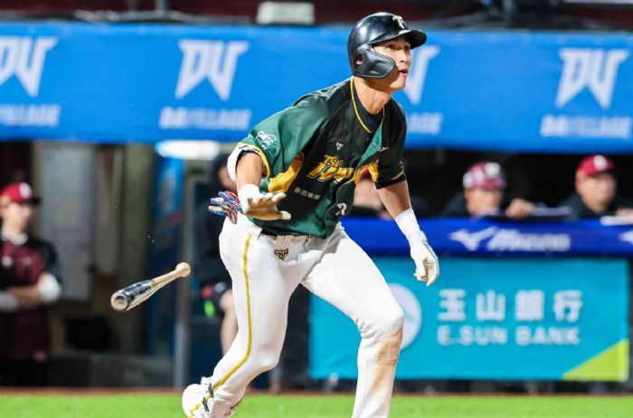 中華職棒例行賽｜台鋼雄鷹6比1擊敗樂天桃猿　陳文杰4安猛打奪MVP