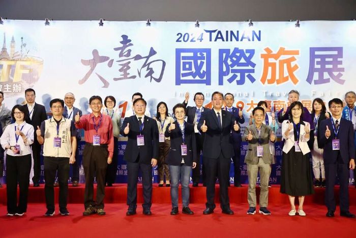 「2024大臺南國際旅展」盛大開展 「臺南館」以全美戲院懷舊登場 黃偉哲市長邀大家逛展拿好禮 「2024大臺南國際旅展」盛大開展 「臺南館」以全美戲院懷舊登場 黃偉哲市長邀大家逛展拿好禮