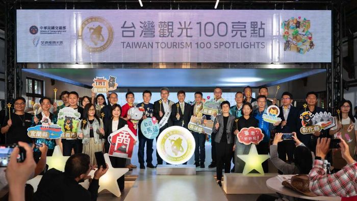 台灣觀光100亮點帶動國旅 中市花毯節、新社花海11月首波主打星敲響商機 台灣觀光100亮點帶動國旅 中市花毯節、新社花海11月首波主打星敲響商機