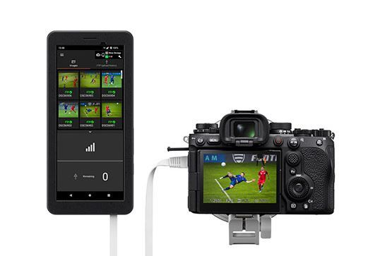 Sony推出5G行動數據傳輸設備「PDT-FP1」，針對數位單眼與專業攝影器材的連網傳送需求