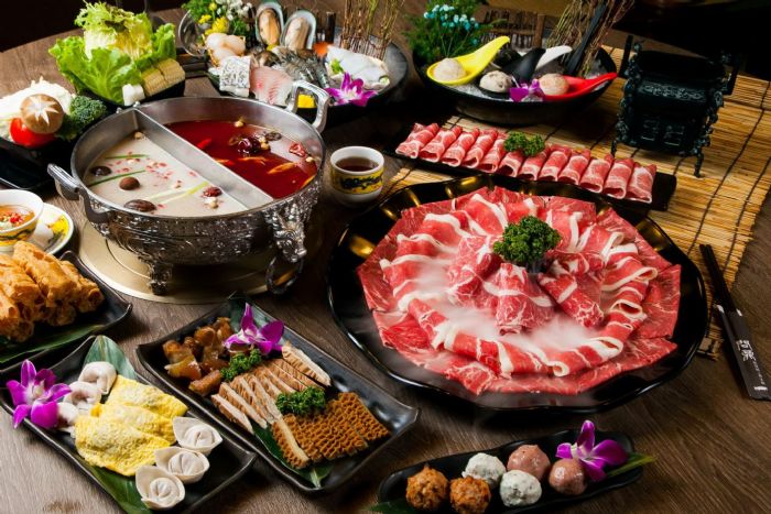 「問鼎」麻辣養生鍋 「全日不限時」超狂開涮， 全台四店聯合狂歡，用餐最多12小時