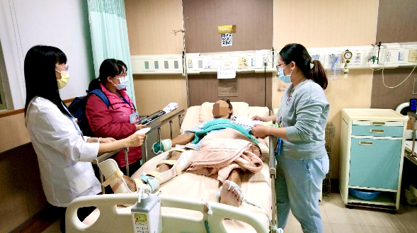 長照尋人奇蹟  協助分離30年的兄弟重逢團圓