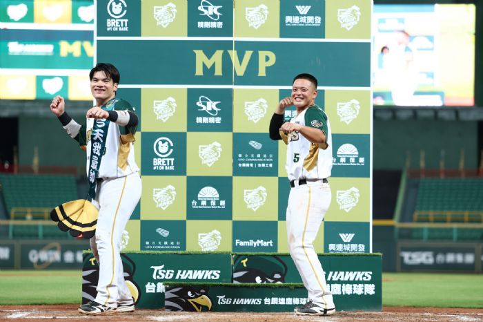 【張肇元再見安打破局】台鋼雄鷹苦戰十局 7：6險勝中信兄弟 拿下對戰第7勝