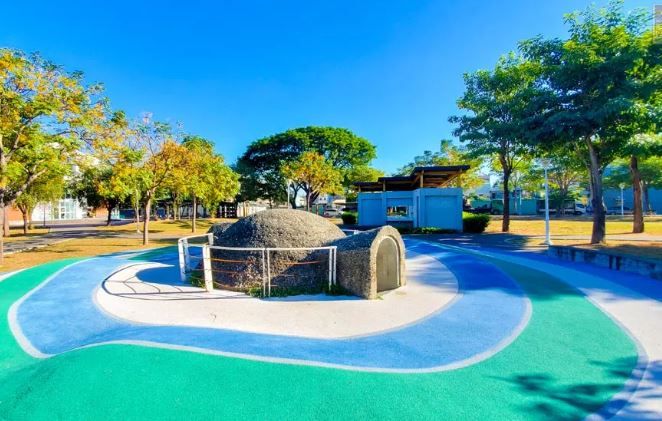 高雄彌陀公園內兩座日治時期防空洞  成為捉迷藏場地與歷史見證