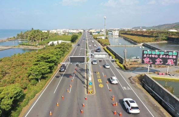 屏東警方估計大年初四北上車流達最高峰，將首次啟用雙點北上調撥