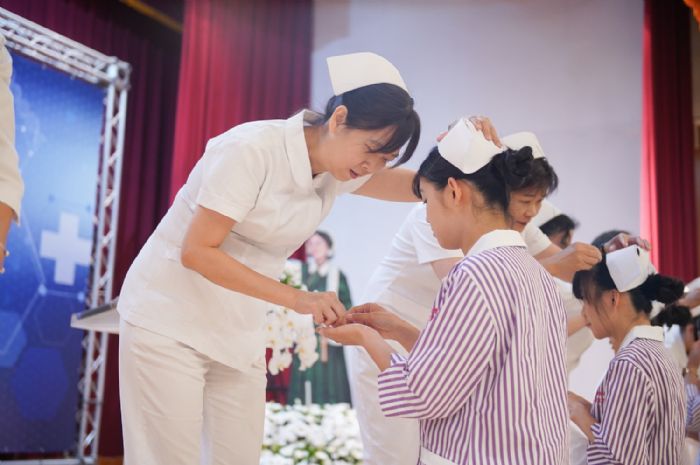 美和科技大學護理系加冠典禮：踏上護理專業的新起點