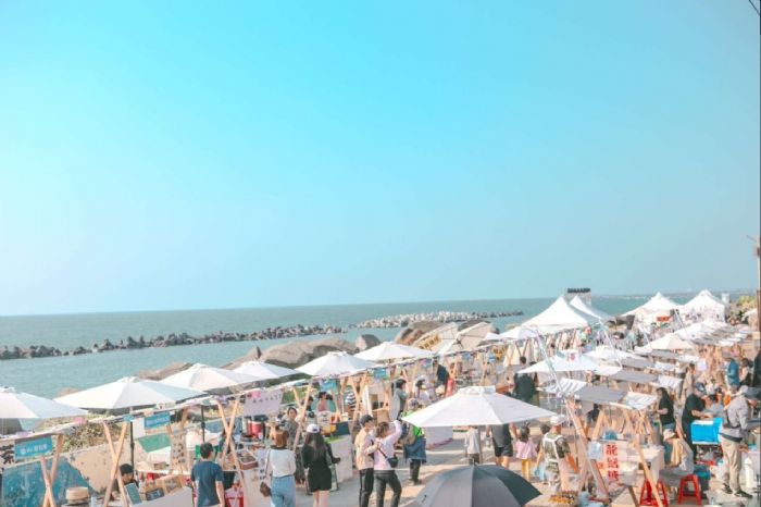 《2025高雄海線潮旅行音樂市集》接棒梓官赤崁海濱　41攤海味上陣、導覽贈禮限時開放