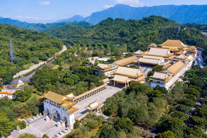 來六龜消暑一夏！「山城水樂園」開幕，親子同樂暢玩戲水