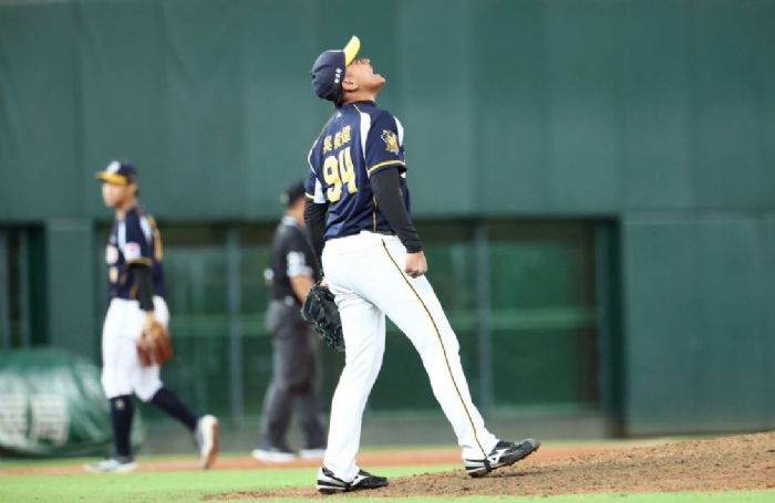 九局無安打仍逼進延長戰　中信兄弟11局驚險4：3險勝台鋼雄鷹