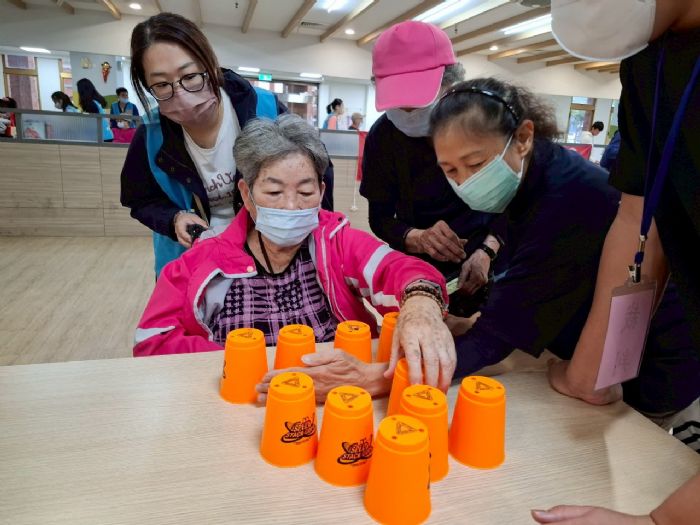 「咱的老人咱的寶」：青年志工與長者共同度過的歡樂時光