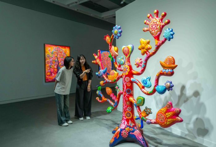 《繁花夢露—張立曄的靈光樂園》展覽：走進多彩童趣與靈性世界的奇幻花園