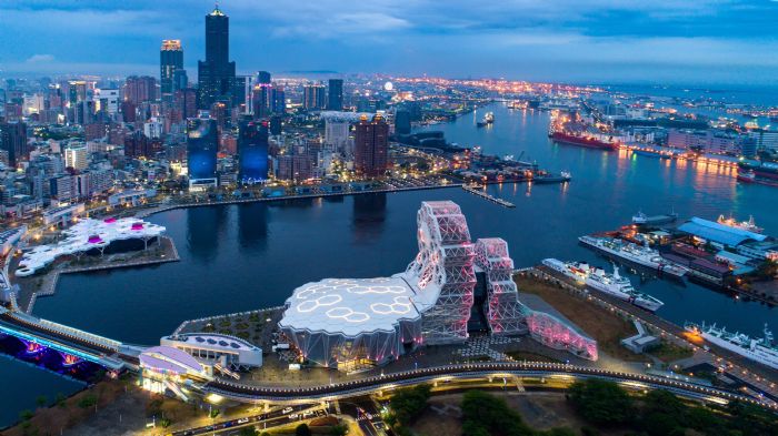 2025高雄觀光再創巔峰，蟬聯全國滿意度冠軍，獲得歐美雙料金牌榮耀