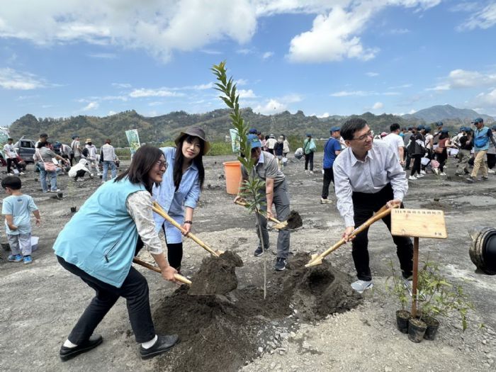 攜手種碳，共創綠意：茂林與夥伴共築永續未來
