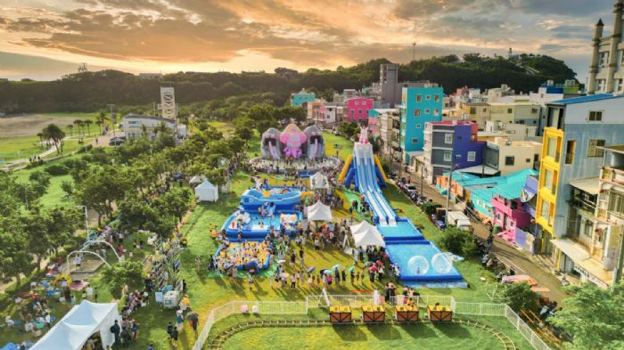 2025旗津風箏節 8/9 開飛！白天看海洋風箏、下午玩水樂園，夜晚電音＋火舞一起HIGH