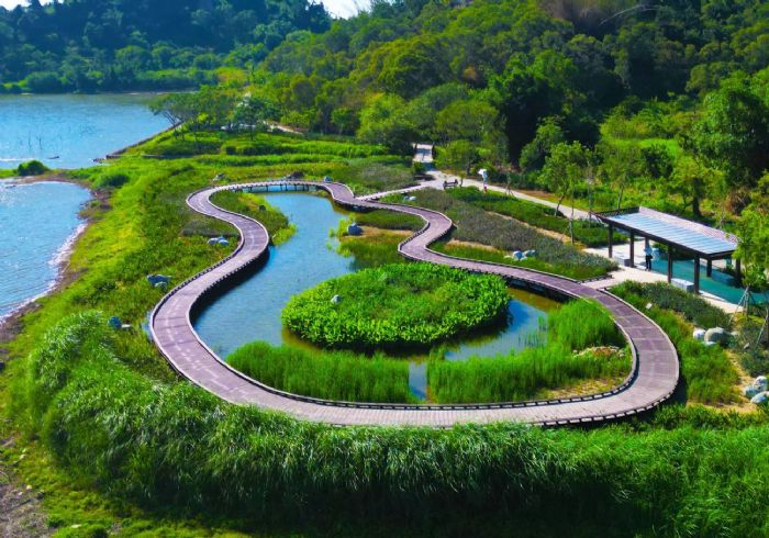 高雄觀音湖華麗轉身，榮獲2025國家卓越建設獎與建築園冶獎雙重肯定，打造生態永續與零碳綠洲新典範