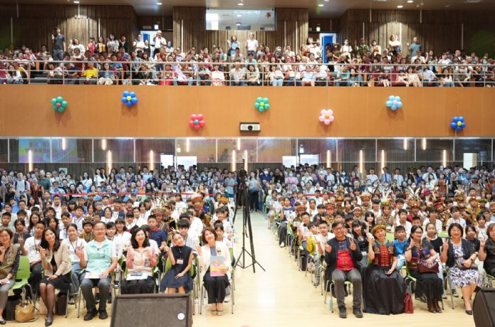 周春米縣長表揚263位模範生，勉勵學子仁慈助人、勇敢追夢