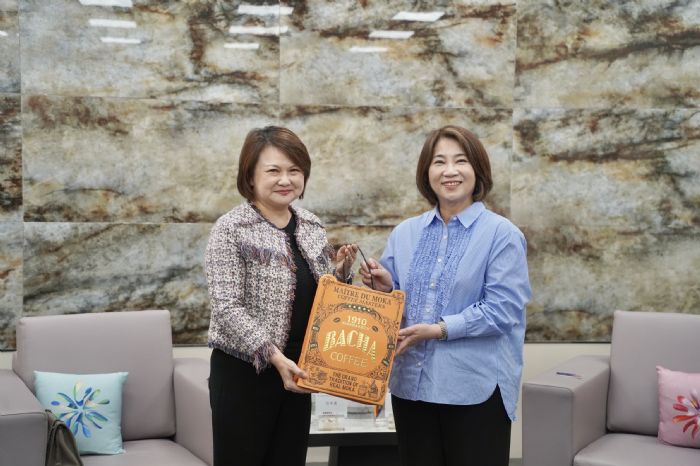 新加坡新任代表符秀麗拜會屏東，周縣長盼深化雙方交流合作