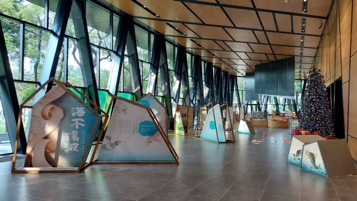 歷史與自然跨域聯展，即日起屏東總圖展出