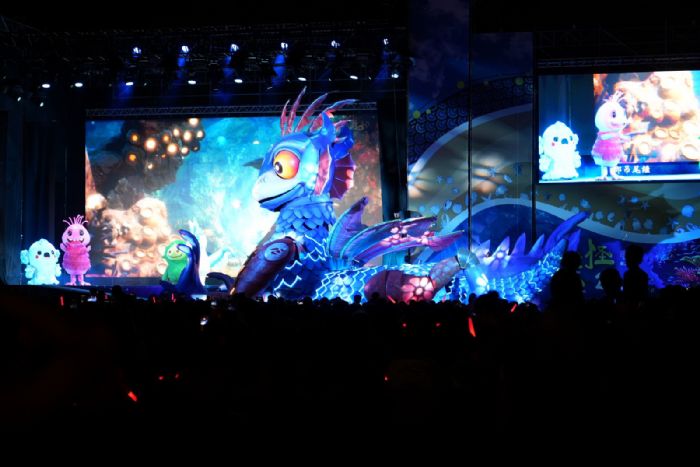 紙風車客家親子劇《燈怪》連3天屏東演出，首場吸引近4千人進場