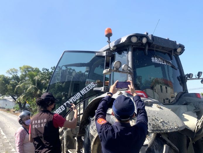 農機清洗再上路，維護道路清潔與行車安全！