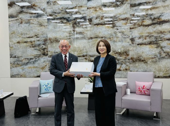 屏東智慧教育成果獲國際肯定，鹿兒島縣率團拜會周春米，深化臺日教育交流