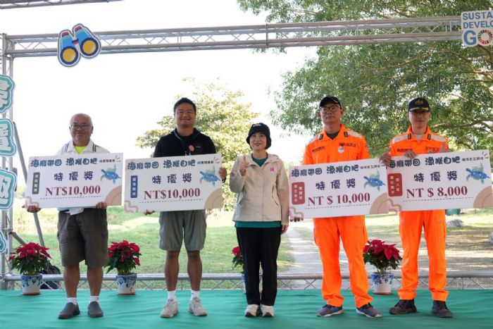 海豐濕地低碳健走尋寶趣登場，表揚社區與志工共築永續力量