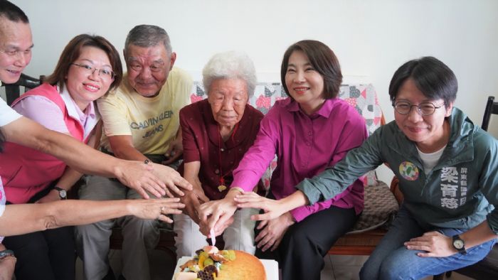 重陽傳情！周春米縣長溫馨探訪百歲蔡奶奶，滿堂笑語洋溢幸福天倫