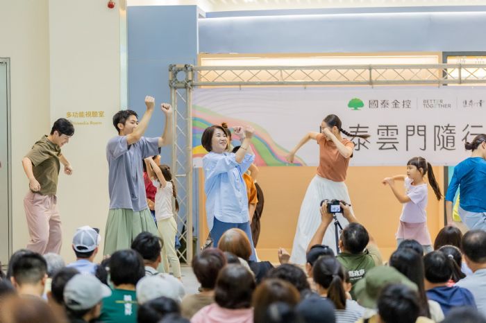 2025國泰雲門社區巡演屏東起舞，縣長周春米與民同樂