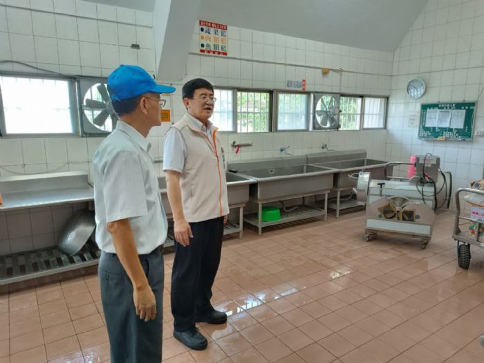 開學倒數！屏東縣教育處長巡校關懷 ，確保校園整備就緒，迎接新學期快樂啟航