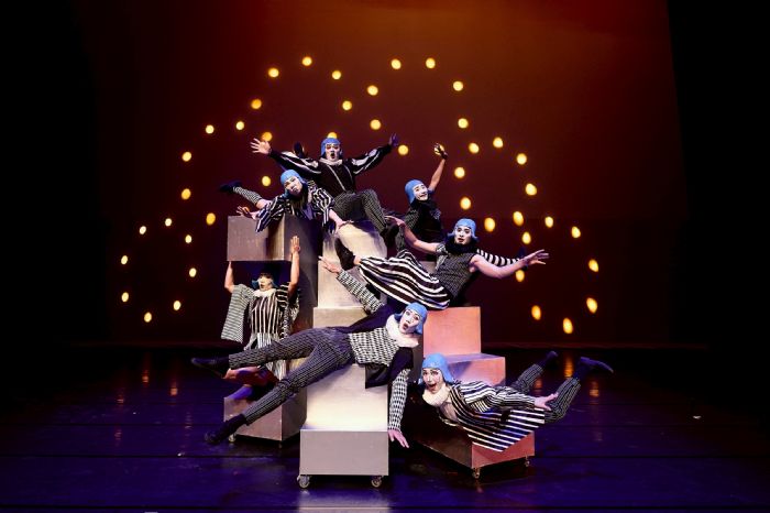 屏東落山風藝術季《海口狂想曲》，台式芭比狂歡派對，1/3席捲海口沙灘