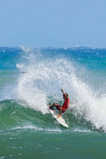 浪潮熱力完美收官！2025佳樂水亞洲衝浪聯盟積分賽圓滿落幕，世界浪人齊聚屏東綻放海洋魅力