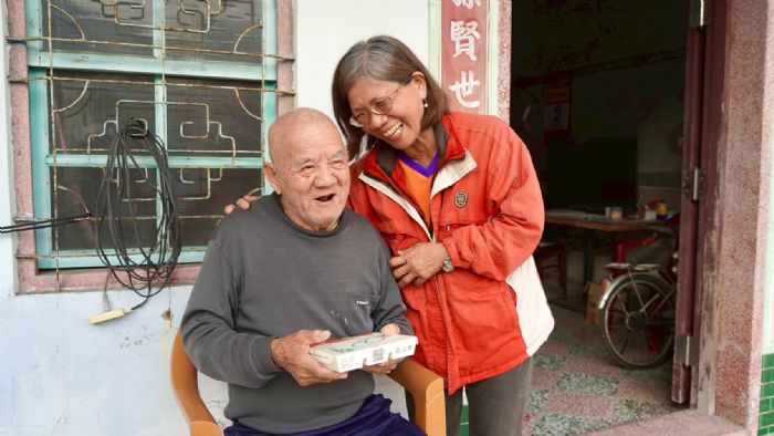 屏東長照送餐服務— 志工把溫暖送進巷弄