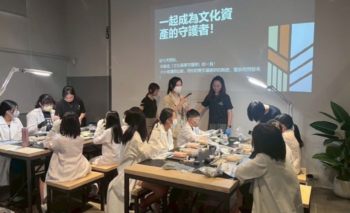 屏東典藏中心職人學堂開課,親手修復文物體驗守護文化的奇幻旅程 屏東典藏中心職人學堂開課,親手修復文物體驗守護文化的奇幻旅程