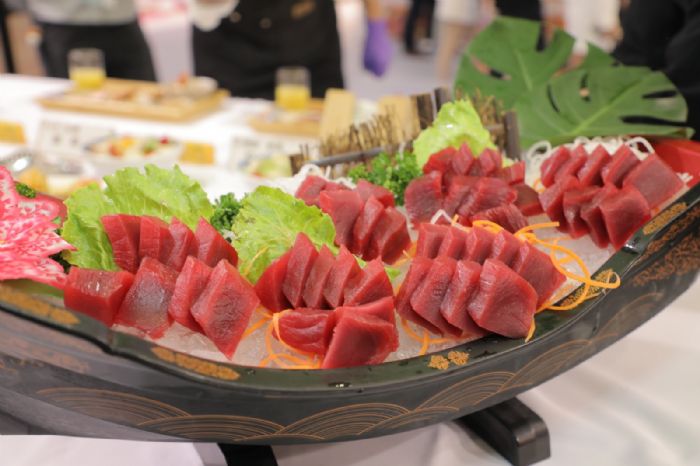 2025台灣美食展屏東館盛大揭幕，鮪魚刀工秀震撼全場，六大品牌聯袂展現屏東美味實力
