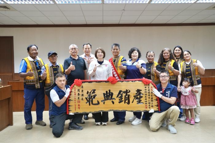 屏東農業實力亮眼，周春米頒獎表揚全國優良產銷班及蜂蜜評鑑獲獎農友