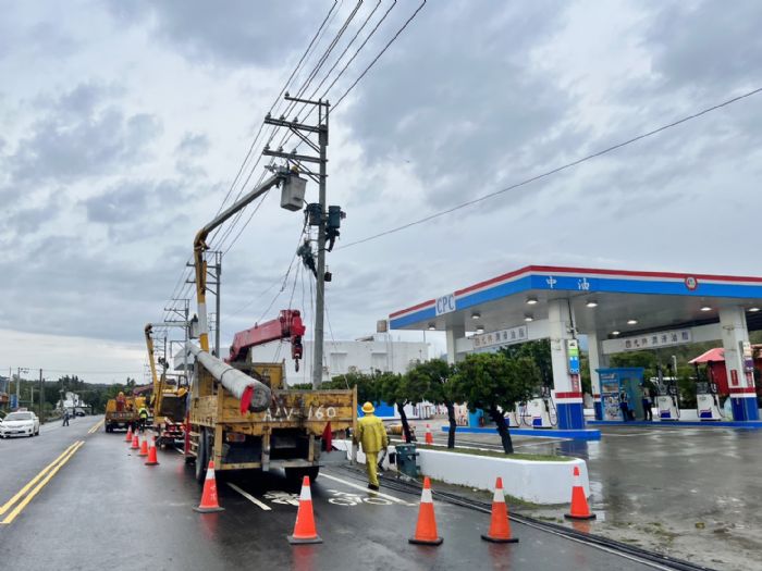 屏東桿線下地工程突破180公里，移除逾2,500支電桿，助力科學園區與高鐵特區發展