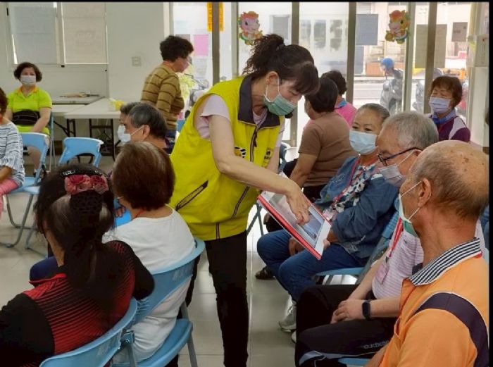 屏東縣政府清明連假全面啟動道安防制與交通疏導，呼籲專心駕駛、路口減速慢行，平安歸