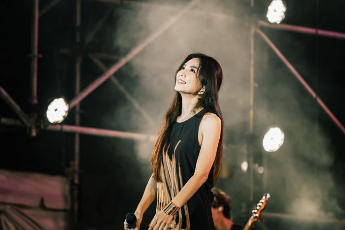 屏東狂客音樂祭人氣爆棚 ! ELLA 壓軸經典連發，周春米陪樂迷搖擺嗨翻全場