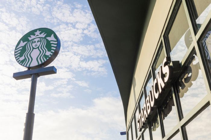 走進鹿港百年時光，星巴克鹿港門市嶄新亮相，讓文化與溫度在此相遇