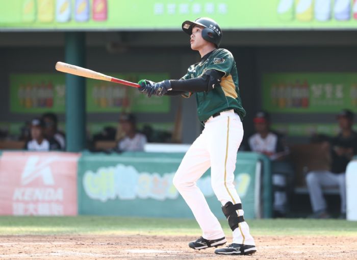 高聖恩關鍵二壘打助台鋼雄鷹逆轉勝9：3大勝味全龍