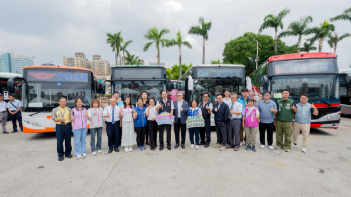 桃園市電動公車啟用典禮隆重登場，張善政市長宣布2030年全面電動化目標穩步推進