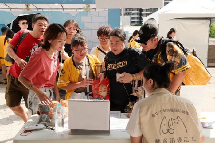「中信兄弟寵物日」溫馨登場，動保處趣味互動宣導，守護毛小孩幸福