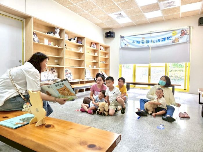 用故事播下友善種子,動保處攜手大黃媽咪開啟孩子的溫馨生命教育之旅 用故事播下友善種子,動保處攜手大黃媽咪開啟孩子的溫馨生命教育之旅