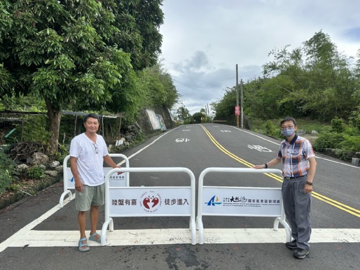 守護陸蟹生命再進化，鵬管處與陸蟹志工6/11起展開小琉球封路護蟹行動