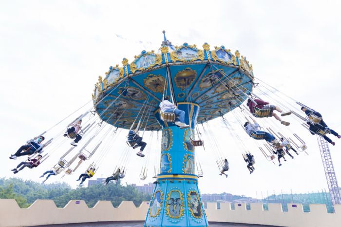 義大開發串聯購物、遊樂、情人節商機 688玩樂園  春節逛 Outlet 抽汽車