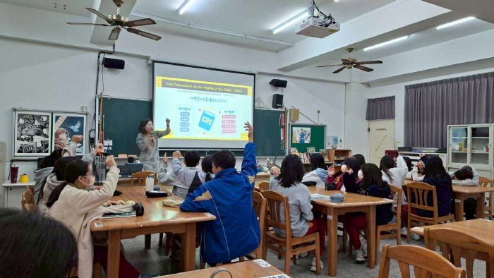 當人權遇見雙語，學習更有力量，南女中教師社群跨域共創，用雙語為孩子打開世界之窗